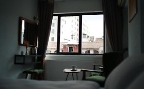 Pandan Karakoy Suit